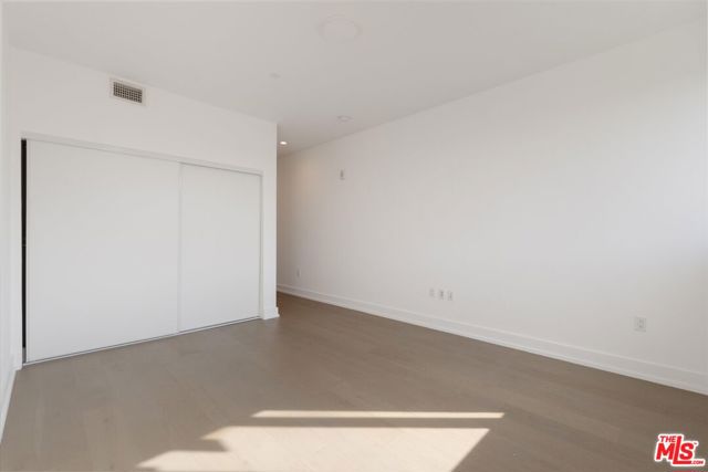 1345 Havenhurst Drive, West Hollywood CA: https://media.crmls.org/mediaz/0f5d765f-5d17-46b7-a27b-1630de83ae2c.jpg