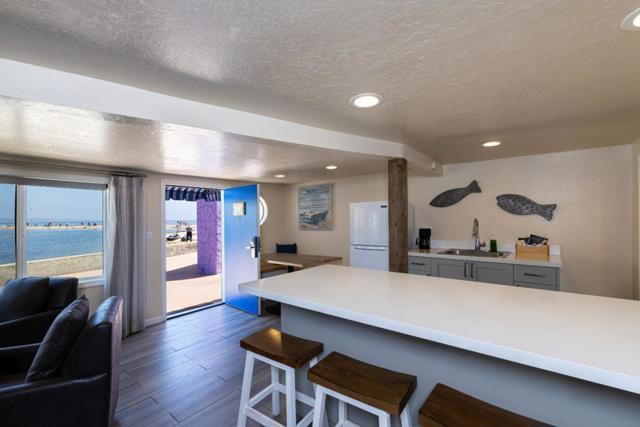 1500 Wharf Road, Capitola CA: https://media.crmls.org/mediaz/0f5e3164-b4a1-40c6-83a4-807fe348aef3.jpg