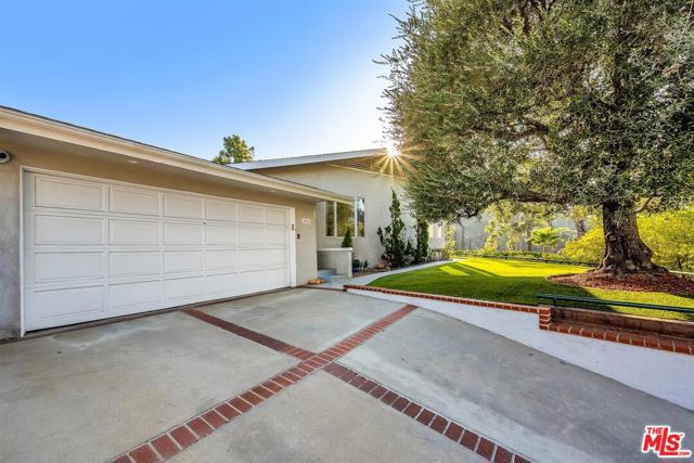 3506 Wrightwood Court photo 3