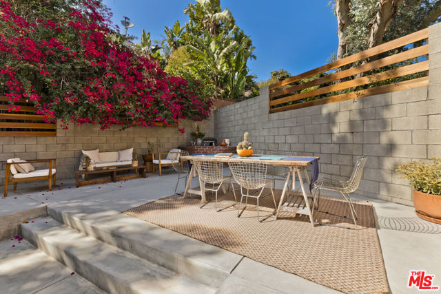 3404 Glenalbyn Drive, Los Angeles CA: https://media.crmls.org/mediaz/0f5e8f9c-e782-4c33-89ea-0bfe923d18cb.jpg