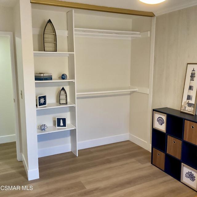 2455 Castlemont Court, Simi Valley CA: https://media.crmls.org/mediaz/0f5e98f9-d69e-4297-ac42-4aade4800938.jpg