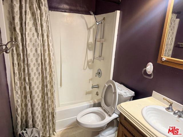 2952 Midvale Avenue, Los Angeles CA: https://media.crmls.org/mediaz/0f5f14d3-84e0-4f90-960a-90abeaccd1ad.jpg