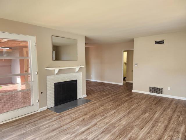 811 3rd Street, Coronado CA: https://media.crmls.org/mediaz/0f5f67b5-4cd2-41c0-af2a-1e2ff88c55dd.jpg