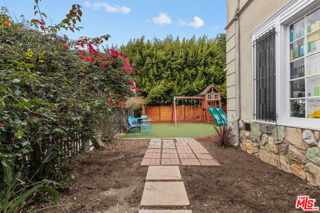2610 1/2 7th Avenue, Los Angeles CA: https://media.crmls.org/mediaz/0f607724-611b-4ba2-9e20-5def4448f716.jpg