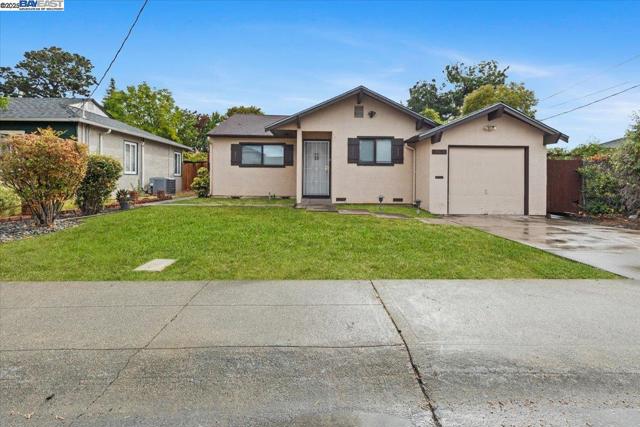 19650 San Miguel Ave, Castro Valley CA: https://media.crmls.org/mediaz/0f6107a8-bcc7-4529-8e23-51e4108cb1c2.jpg