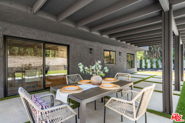 22357 Welby Way, Woodland Hills CA: https://media.crmls.org/mediaz/0f617b65-93f1-4b8b-830d-7c5b400fa094.jpg