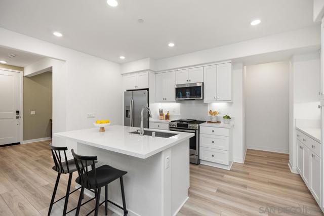 1400 Lasso Way, Rancho Mission Viejo CA: https://media.crmls.org/mediaz/0f61c05a-f959-4bc0-9937-61f0541aeb44.jpg