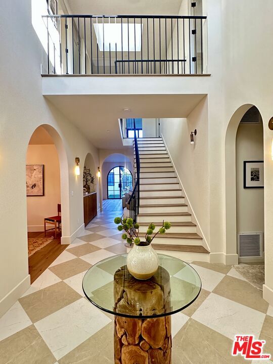 Image 7 of 62 For 344 Vista Street