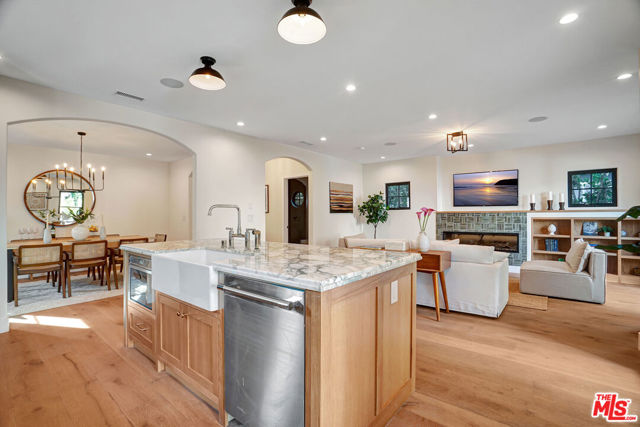 8617 Rugby Drive, West Hollywood CA: https://media.crmls.org/mediaz/0f623e08-6d85-4a28-9125-f4da129d2e11.jpg