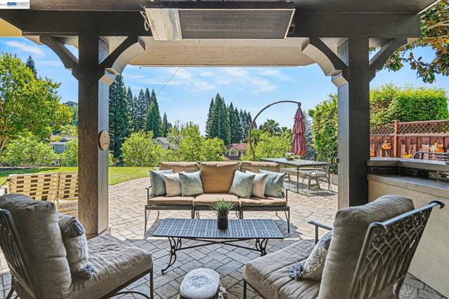 4275 QUAIL RUN PL, Danville CA: https://media.crmls.org/mediaz/0f62b069-2749-4d7a-bfed-c9f096a76adb.jpg