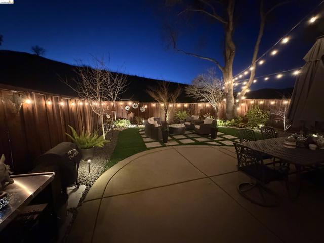 2090 Shady Creek Pl., Danville CA: https://media.crmls.org/mediaz/0f62db12-71e2-42c4-9d70-36c8b49eba24.jpg