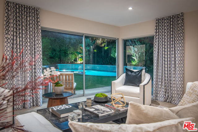 1922 N Beverly Place, Beverly Hills CA: https://media.crmls.org/mediaz/0f62f548-a51b-467f-bf6a-a3dac6ae61ac.jpg