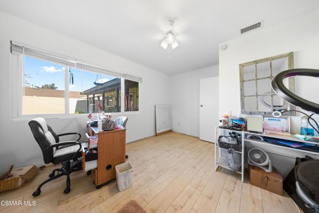 4931 Roundup Road, Norco CA: https://media.crmls.org/mediaz/0f6328c4-47f9-4f94-b985-181886b123f8.jpg