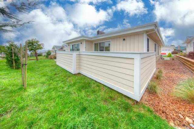 996 Harbor Haven Dr, Bodega Bay CA: https://media.crmls.org/mediaz/0f6393b6-0eee-48e3-af88-9896e064808f.jpg