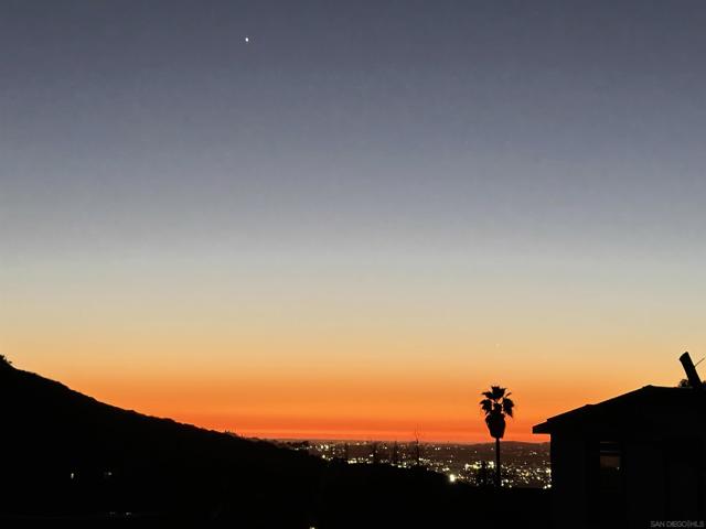 2956 La Cresta Road, El Cajon CA: https://media.crmls.org/mediaz/0f63ceca-8b06-4b1c-b95b-16fa54007ac0.jpg