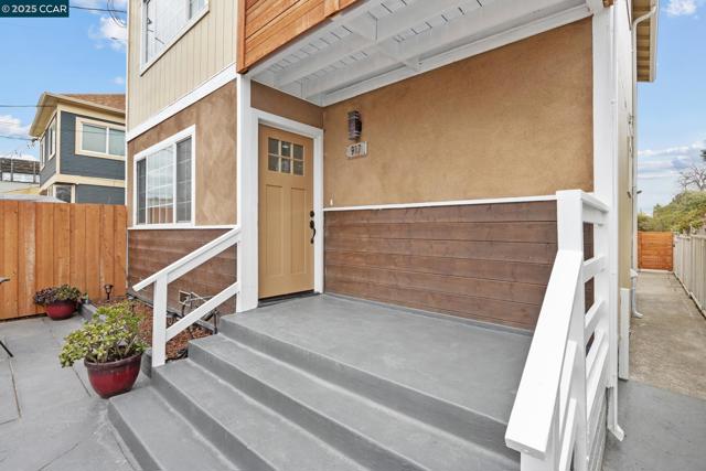 Image 3 of 60 For 917 60th St  