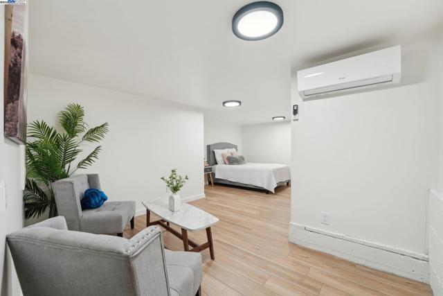 2155 42nd ave, Oakland CA: https://media.crmls.org/mediaz/0f652e48-9bc3-4d8c-be75-ab17670673a2.jpg