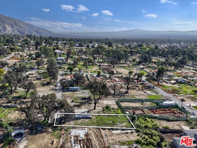 408 Wistaria Place, Altadena CA: https://media.crmls.org/mediaz/0f662d15-62db-4da2-bfba-45556b65298b.jpg