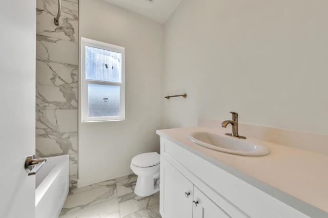 33912 Whispering Palms Trail, Cathedral City CA: https://media.crmls.org/mediaz/0f66ba12-39f6-4b7d-be22-2a33dbc404a8.jpg