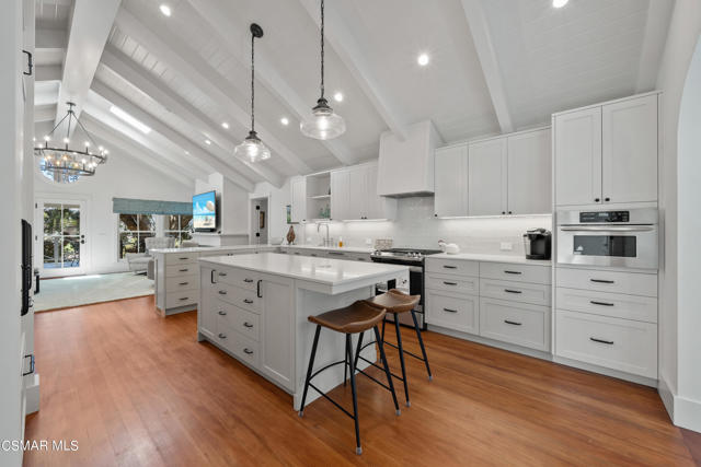 1464 Hidden Valley Road, Thousand Oaks CA: https://media.crmls.org/mediaz/0f66d426-b284-4059-9c7d-9c159732a425.jpg