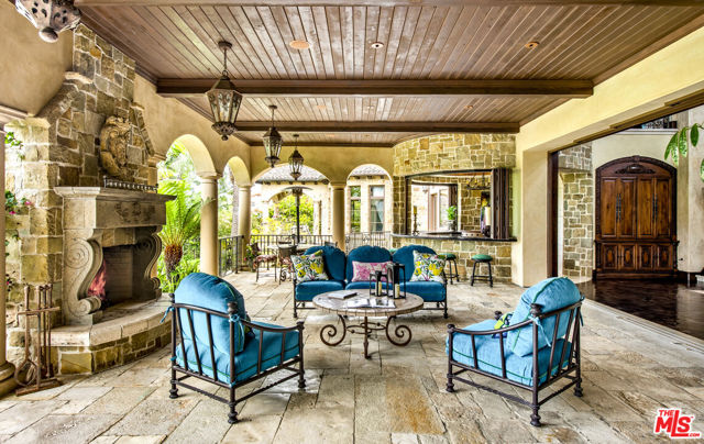 427 La Marina Drive, Camarillo CA: https://media.crmls.org/mediaz/0f676b94-470e-4980-a9b1-9e97d880af14.jpg