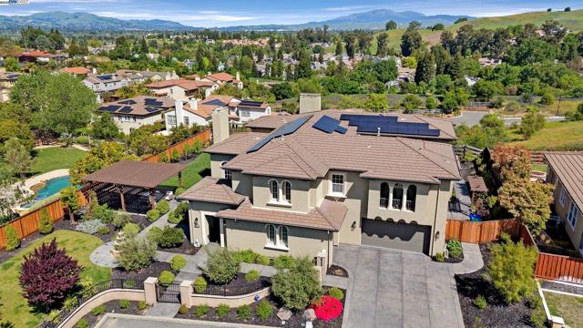 5719 Dimas Ct, Pleasanton CA: https://media.crmls.org/mediaz/0f683a2d-7203-4aef-b958-be1c50547a9b.jpg