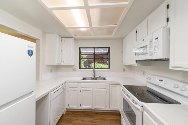 1555 Hecker Pass Road, Gilroy CA: https://media.crmls.org/mediaz/0f689235-460a-4b46-905a-1d1a685fbeaf.jpg