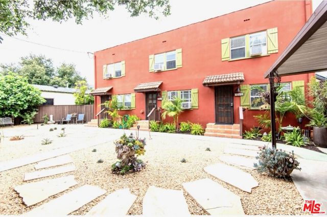 3022 Silver Lake Boulevard, Los Angeles CA: https://media.crmls.org/mediaz/0f69f9ce-c09a-4989-b0f5-b22cb2d120da.jpg