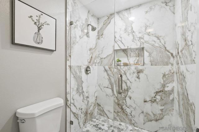 12516 Camino Vuelo, San Diego CA: https://media.crmls.org/mediaz/0f6a1cb4-0073-4c7a-bd37-c364b06ceda7.jpg