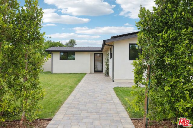 6731 Delco Avenue, Winnetka CA: https://media.crmls.org/mediaz/0f6a6cc9-447b-449d-b99d-8e23895068a2.jpg