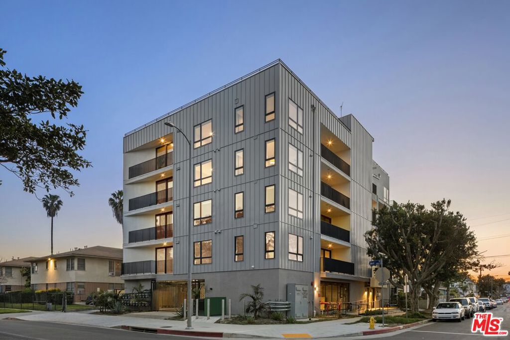4506 Dockweiler Street #202
