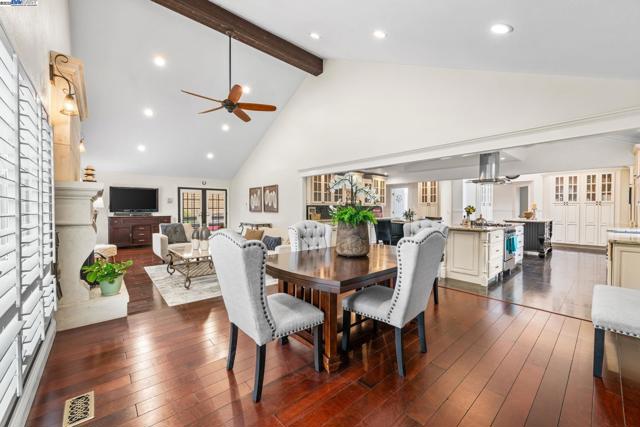 26928 Palomares Rd, Castro Valley CA: https://media.crmls.org/mediaz/0f6b32b8-2c6d-4610-bf6f-ab52bbae06b5.jpg