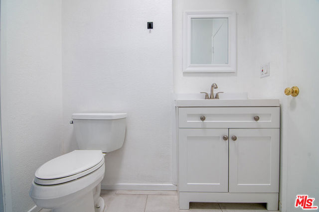 14560 Clark Street, Sherman Oaks CA: https://media.crmls.org/mediaz/0f6c40e0-8898-4e0a-8f63-efe1f881d832.jpg