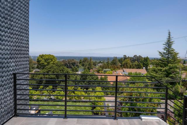 3964 Jefferson Avenue, Redwood City CA: https://media.crmls.org/mediaz/0f6c4d7a-3411-45ea-b4d7-33083732a8c9.jpg