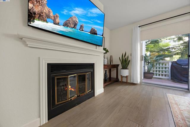 2719 Oak Rd, Walnut Creek CA: https://media.crmls.org/mediaz/0f6c9af4-7e73-400f-ad65-b67a0201d451.jpg