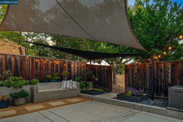 2510 Tea Tree Ct, Martinez CA: https://media.crmls.org/mediaz/0f6cd63b-b632-4b0d-9ea4-9ea23517d378.jpg