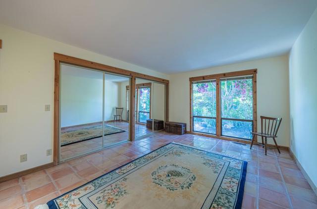 20 Woodside Place, Carmel Valley CA: https://media.crmls.org/mediaz/0f6d5ba8-9cf9-449c-bfcc-d8f218eaad41.jpg