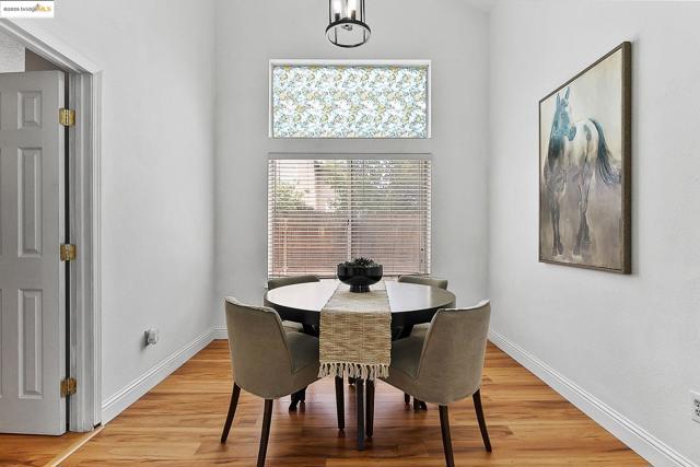20 Goldmeadow Ct, Brentwood CA: https://media.crmls.org/mediaz/0f6dc00f-6419-4aa8-99fc-06b5f7a49292.jpg