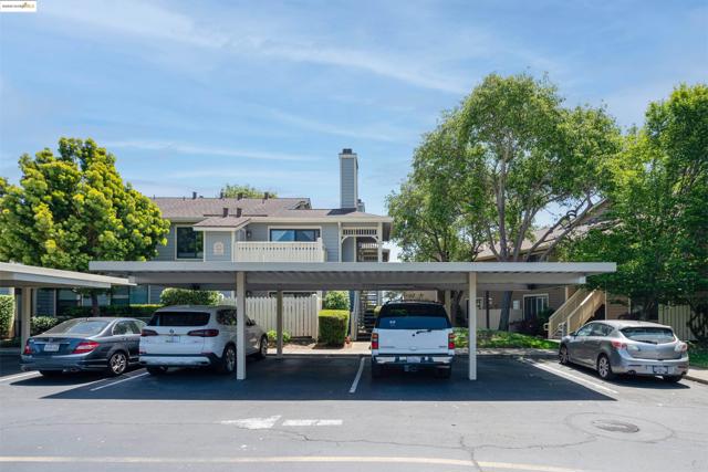 197 Lakeshore Ct, Richmond CA: https://media.crmls.org/mediaz/0f6eb1c6-81bd-44fa-9f8c-1b6e0cf72c73.jpg