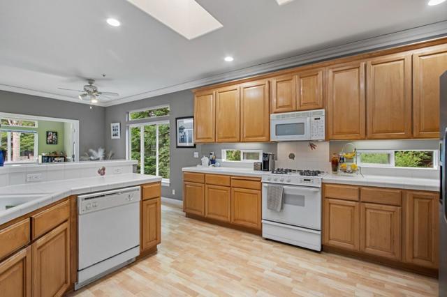 422 Montecito Avenue, El Granada CA: https://media.crmls.org/mediaz/0f6f4956-4fff-476e-a52f-9c6e3ec8eb8f.jpg