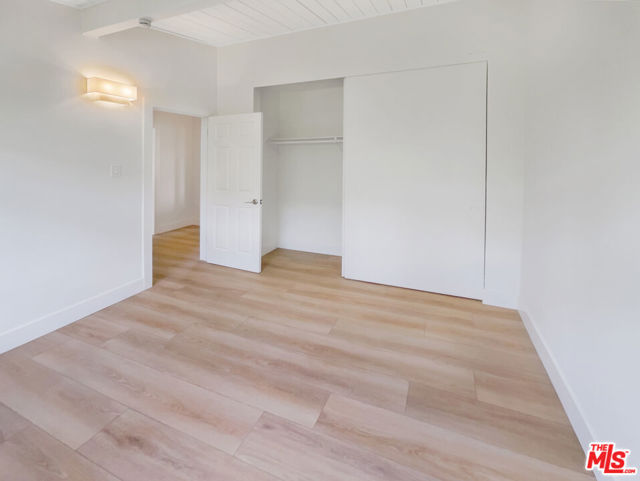 2909 10th Street, Santa Monica CA: https://media.crmls.org/mediaz/0f6f5229-623c-4744-b865-dc11e463201c.jpg