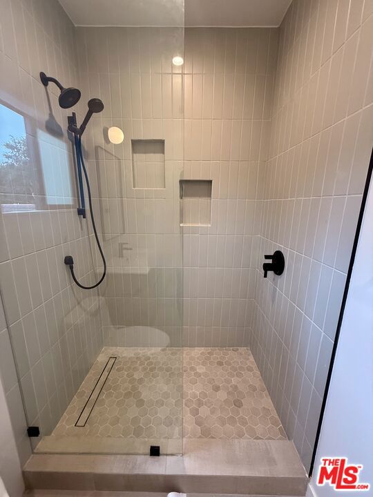 2427 Shoredale Avenue, Los Angeles CA: https://media.crmls.org/mediaz/0f6f7d88-7575-4ea0-93b9-ac7017f190b4.jpg