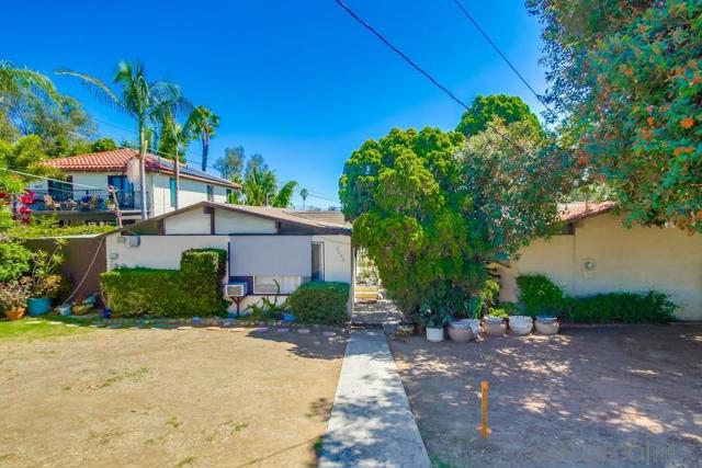 2609 2611 Montclair St, San Diego CA: https://media.crmls.org/mediaz/0f6fcc05-5974-4580-b275-d241c3689e13.jpg