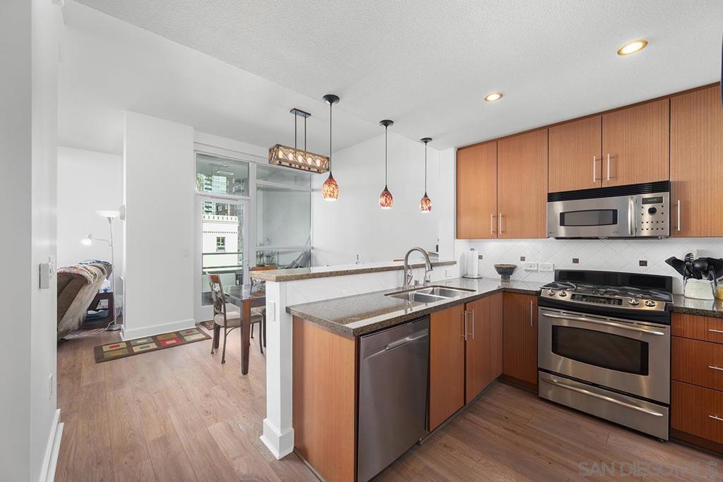 325 7th Ave - photo 19