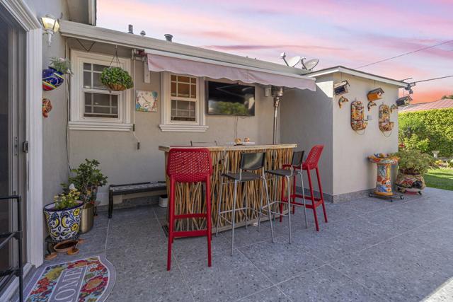 1797 W Campbell Avenue, Campbell CA: https://media.crmls.org/mediaz/0f723c3b-81bd-4851-b1cd-10eda3485759.jpg