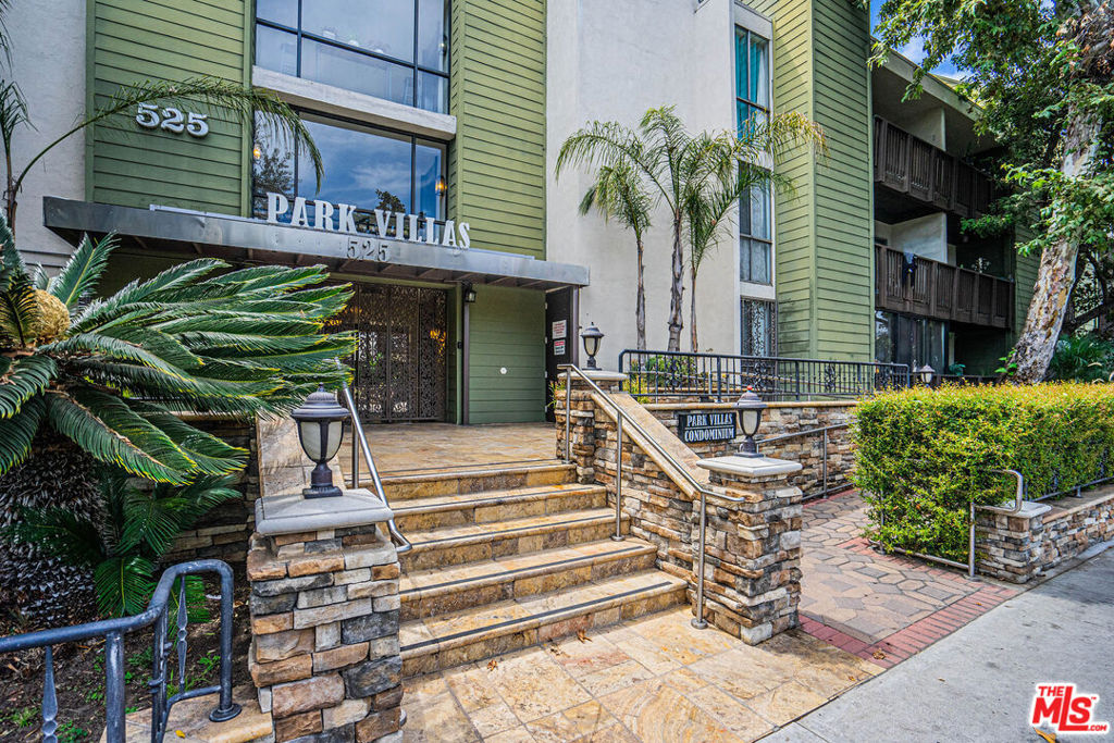 525 S Ardmore Avenue #239