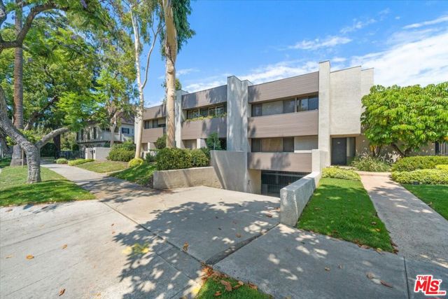80 S Grand Avenue, Pasadena CA: https://media.crmls.org/mediaz/0f72f346-b53f-42a4-aaeb-7f8759299b03.jpg