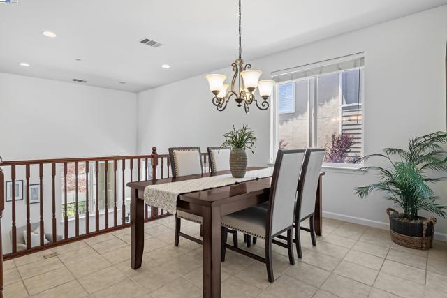 6268 Byron Ln, San Ramon CA: https://media.crmls.org/mediaz/0f7304a2-cf1e-48e5-8ed0-add43f0ca4d9.jpg