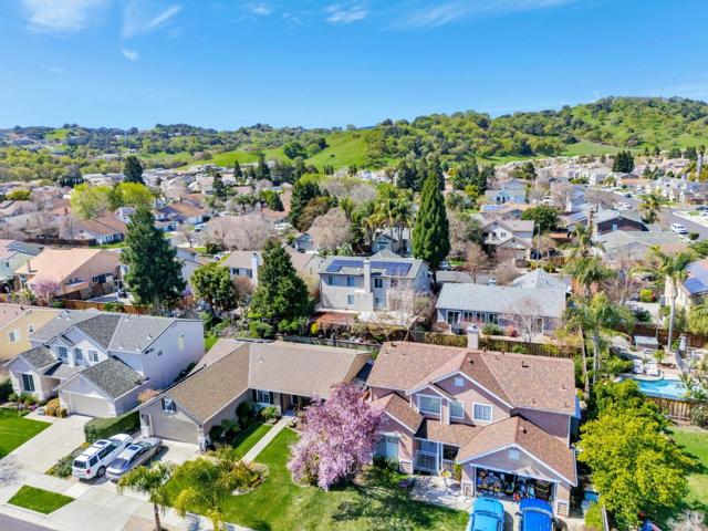 9642 Eagle Hills Way, Gilroy CA: https://media.crmls.org/mediaz/0f7341a5-46e4-4717-9fd6-e806648665ac.jpg
