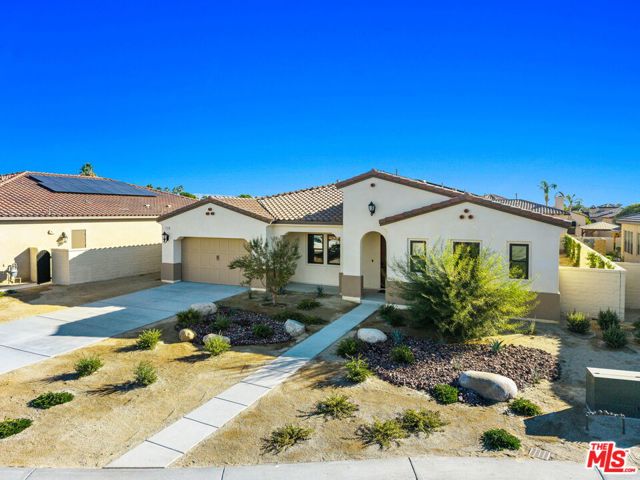57660 Cherrywood Place, La Quinta CA: https://media.crmls.org/mediaz/0f73543b-ce82-4868-b4c3-f1d7f91faba0.jpg